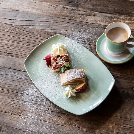 Alois 4 Sterne Superior Szálloda 4*