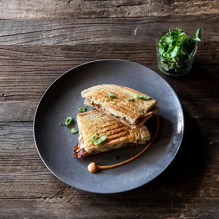 Alois 4 Sterne Superior Szálloda Tux