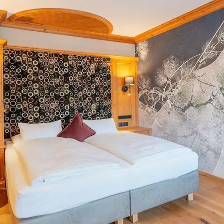 Alois 4 Sterne Superior Tux