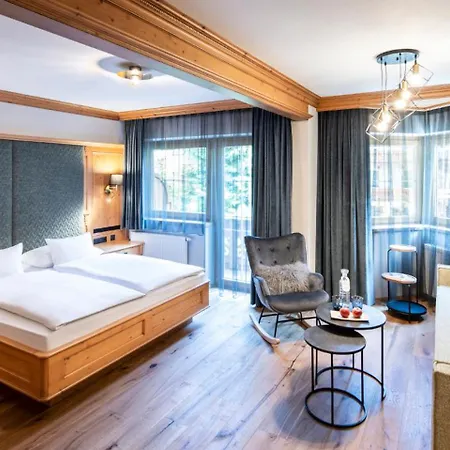 Alois 4 Sterne Superior Tux