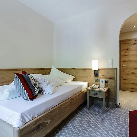 Alois 4 Sterne Superior 4* Tux