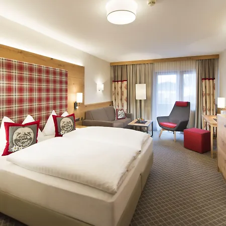 Alois 4 Sterne Superior 4* Tux