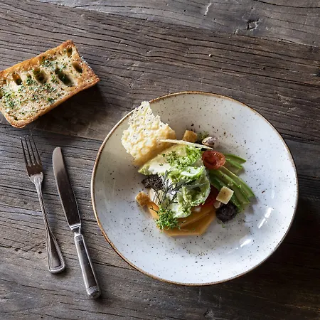 Alois 4 Sterne Superior Tux