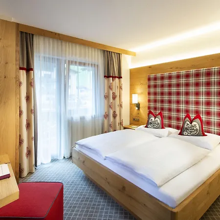 Alois 4 Sterne Superior 4* Tux